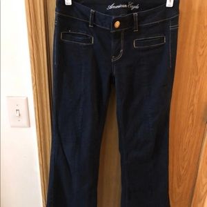 American Eagle Size 4 Hipster AE Jeans
Women’s stretch blue jeans